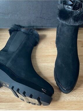 DKNY Black Faux-Fur Trim Chelsea Platform Ankle Boots